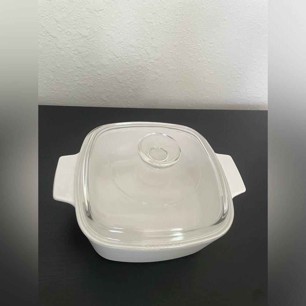Vintage Corning Ware Casserole Dish  W/Glass Lid 6” x 6”.